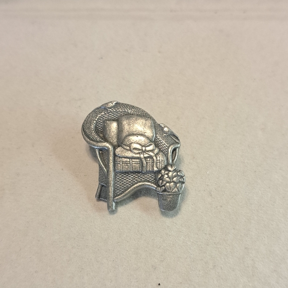 Lot Of 2 Vintage Pewter Birds And Blooms Brooches Pins 2000 2008 - Picture 5 of 6